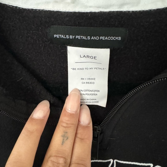 PETALS AND PEACOCKS Crop Sweater - Picture 3 of 4